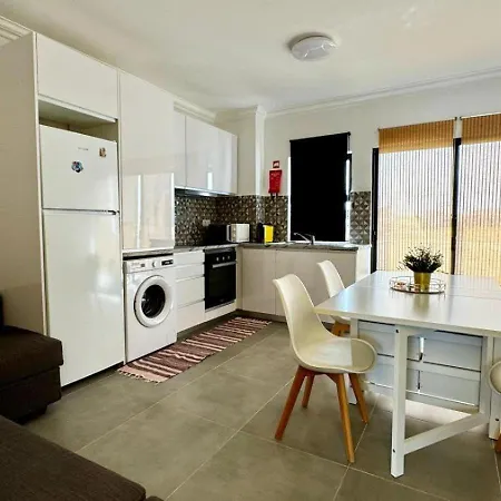Cozy In Apartment *